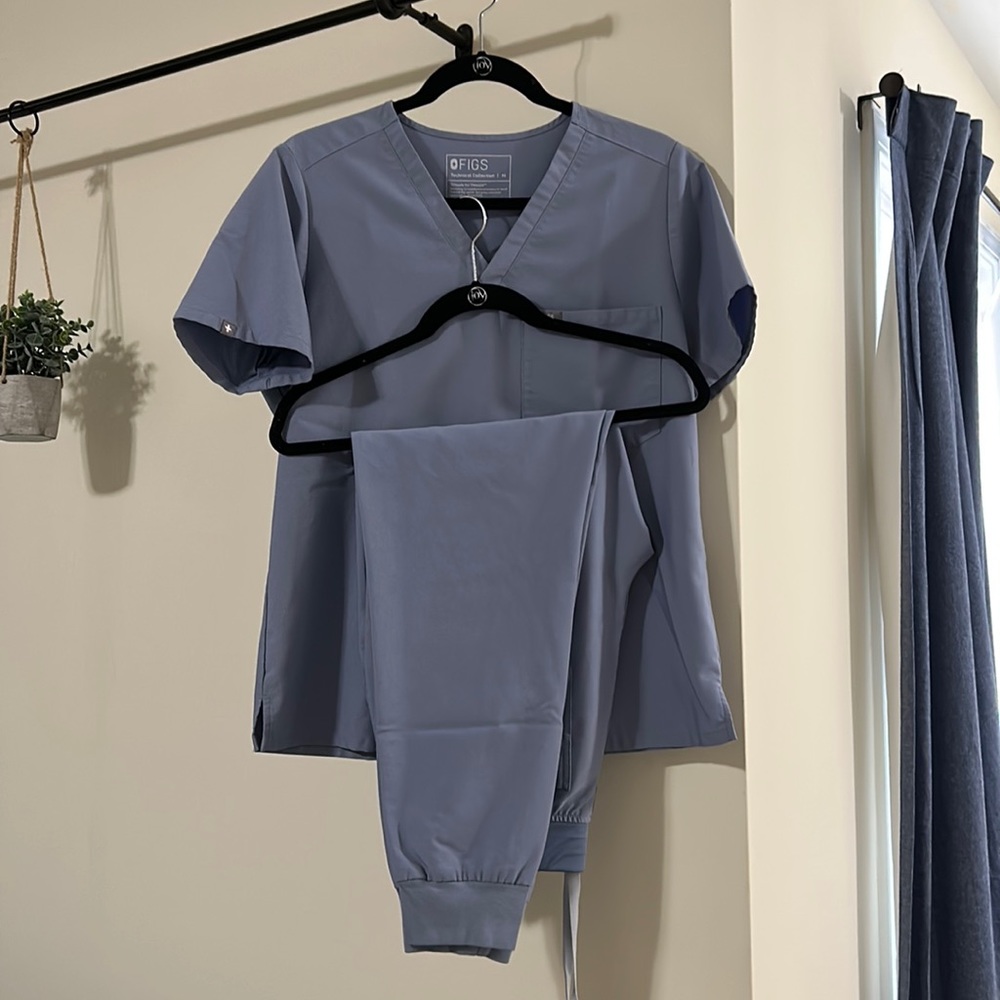 Figs Scrub Set